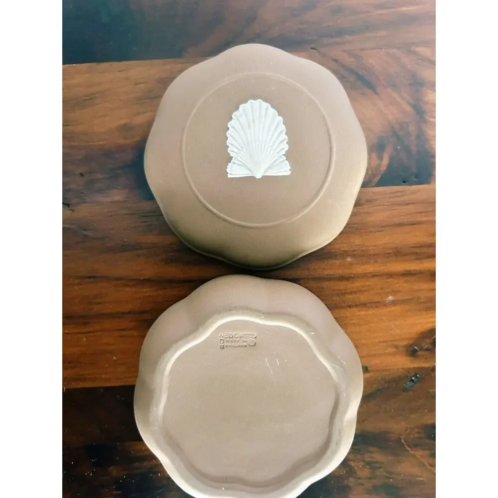 Vintage Wedgwood Taupe Brown Jasperware Scallop Shell Trinket Box
